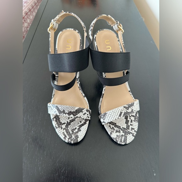 7.5 sized Black & White snake print sandals with 3” heels - Picture 3 of 6